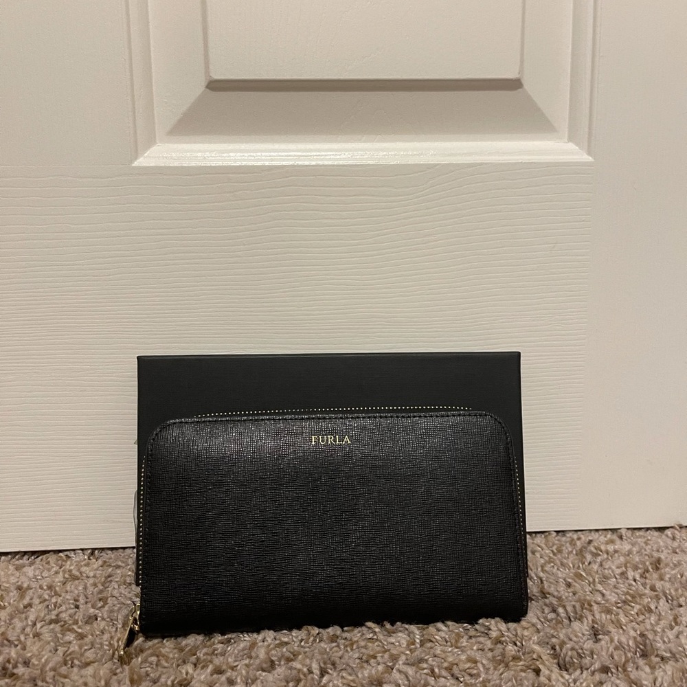 Furla XL Babylon Saffiano Accordion Wallet